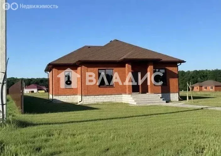 Дом в Строитель, улица 50-летия Яковлевского района, 61 (104 м) - Фото 1