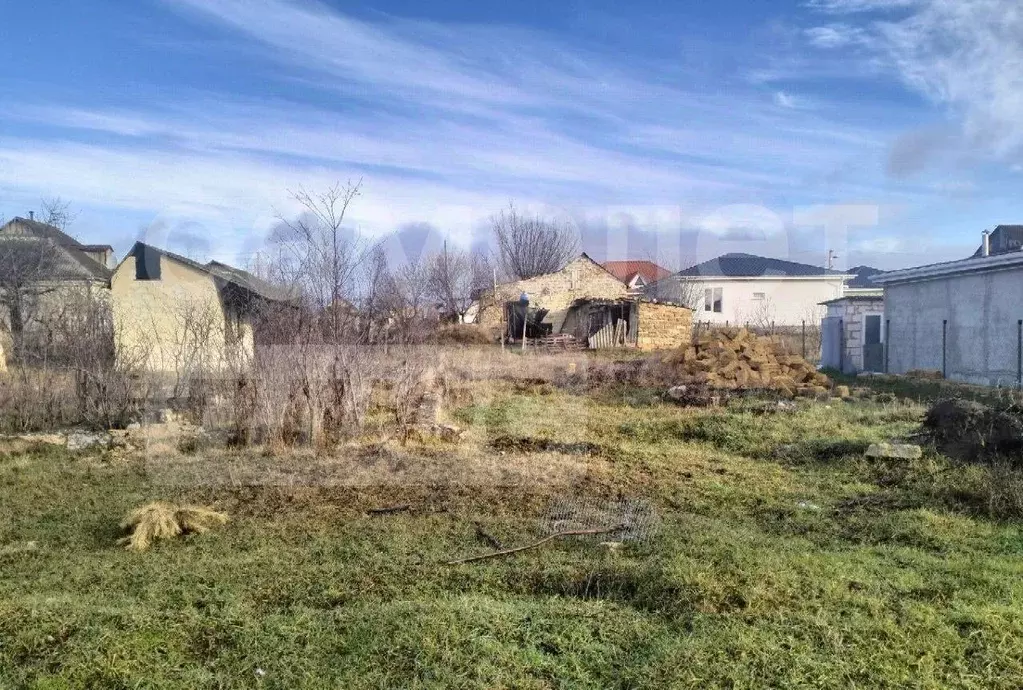 Участок в Крым, Белогорск ул. Луначарского (6.5 сот.) - Фото 1