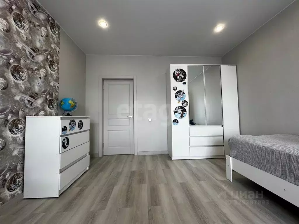 2-к кв. Тюменская область, Тюмень ул. Мельникайте, 150 (81.1 м) - Фото 1