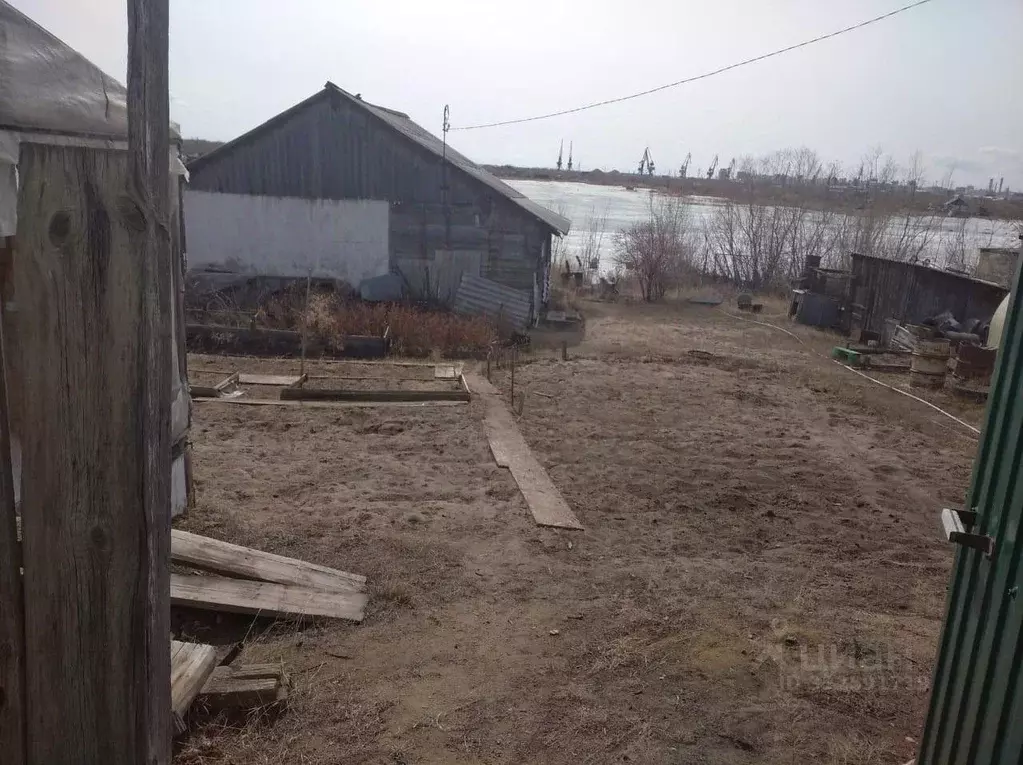 Дом в Саха (Якутия), Якутск ул. 1-я Пристанская, 65/2 (50 м) - Фото 1