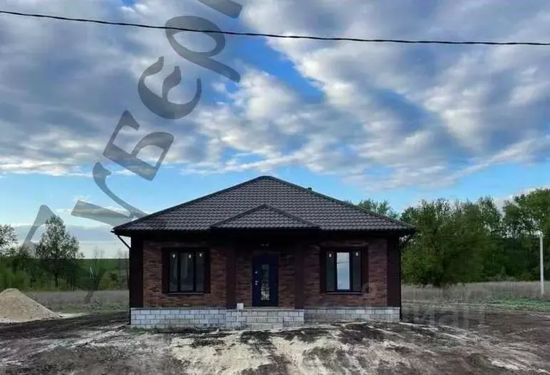 Дом в Белгородская область, Строитель Яковлевский городской округ, ул. ... - Фото 1