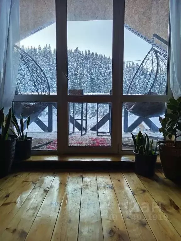 Дом в Пермский край, Губахинский муниципальный округ, Усьва рп ул. ... - Фото 1