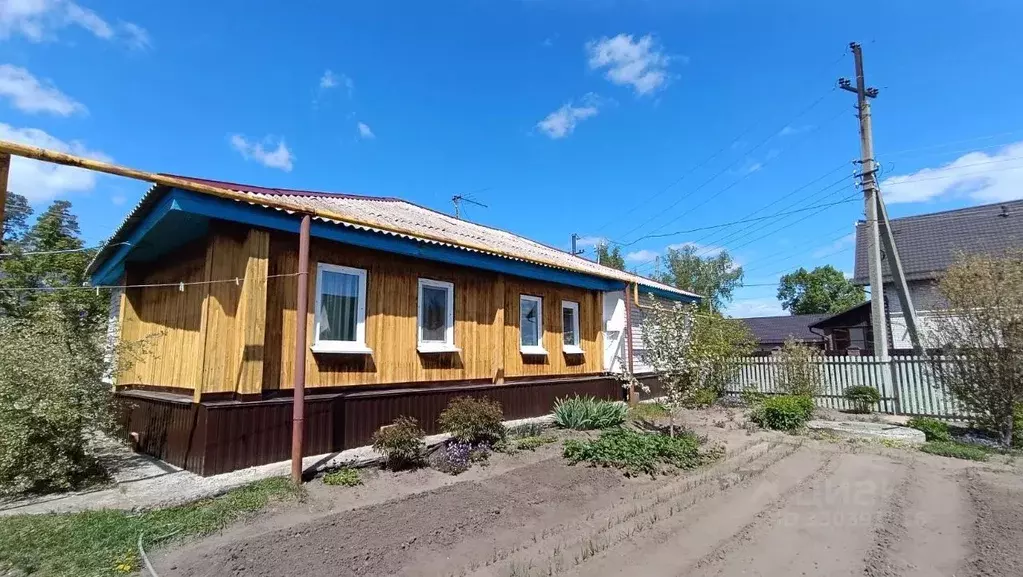 Дом в Алтайский край, Барнаул городской округ, с. Лебяжье ул. ... - Фото 1