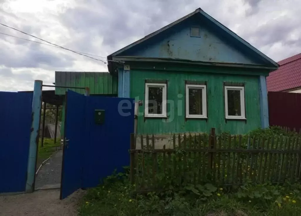 Дом в Саратовская область, рабочий посёлок Романовка, улица Ленина ... - Фото 0