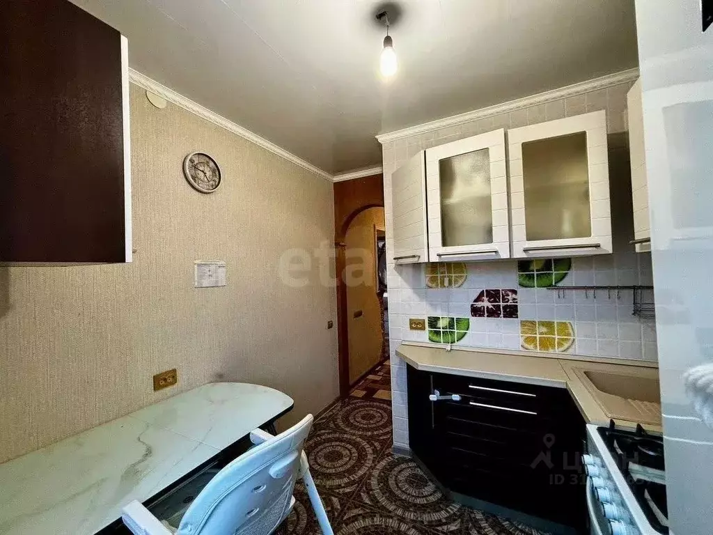 2-к кв. Белгородская область, Шебекино Парковая ул., 8 (47.7 м) - Фото 1
