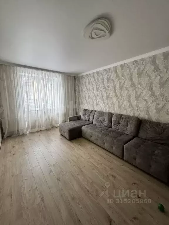 2-к кв. Северная Осетия, Владикавказ ул. Шамиля Джикаева, 1А (70.0 м) - Фото 1