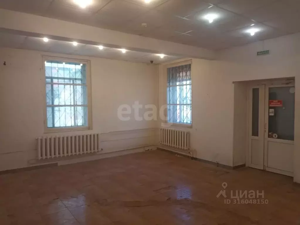 Торговая площадь в Свердловская область, Нижний Тагил ул. Черных, 18 ... - Фото 1