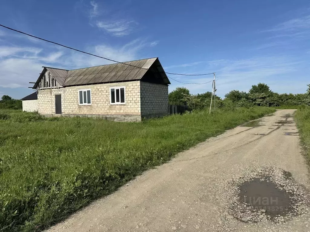 Участок в Чеченская республика, Урус-Мартановский район, Гойское ... - Фото 1