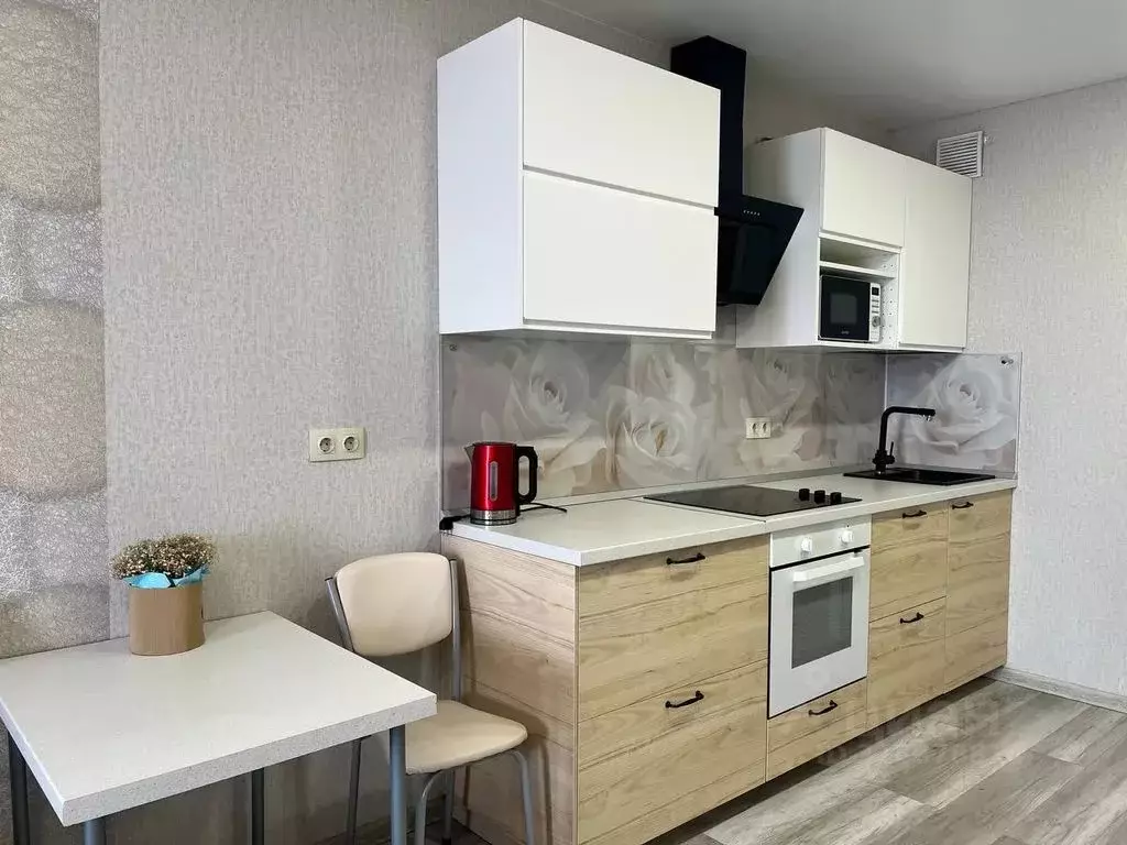 Студия Тюменская область, Тюмень ул. Раушана Абдуллина, 6 (32.0 м) - Фото 1