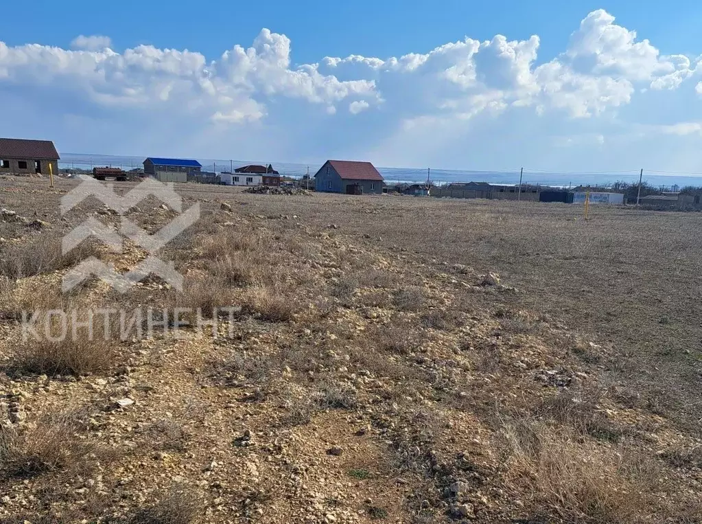 Участок в Крым, Черноморский район, с. Межводное ул. Имени Гайдукова, ... - Фото 0