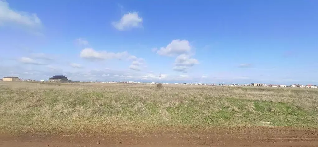 Участок в Крым, Сакский район, с. Уютное ул. Молодежная (6.0 сот.) - Фото 1