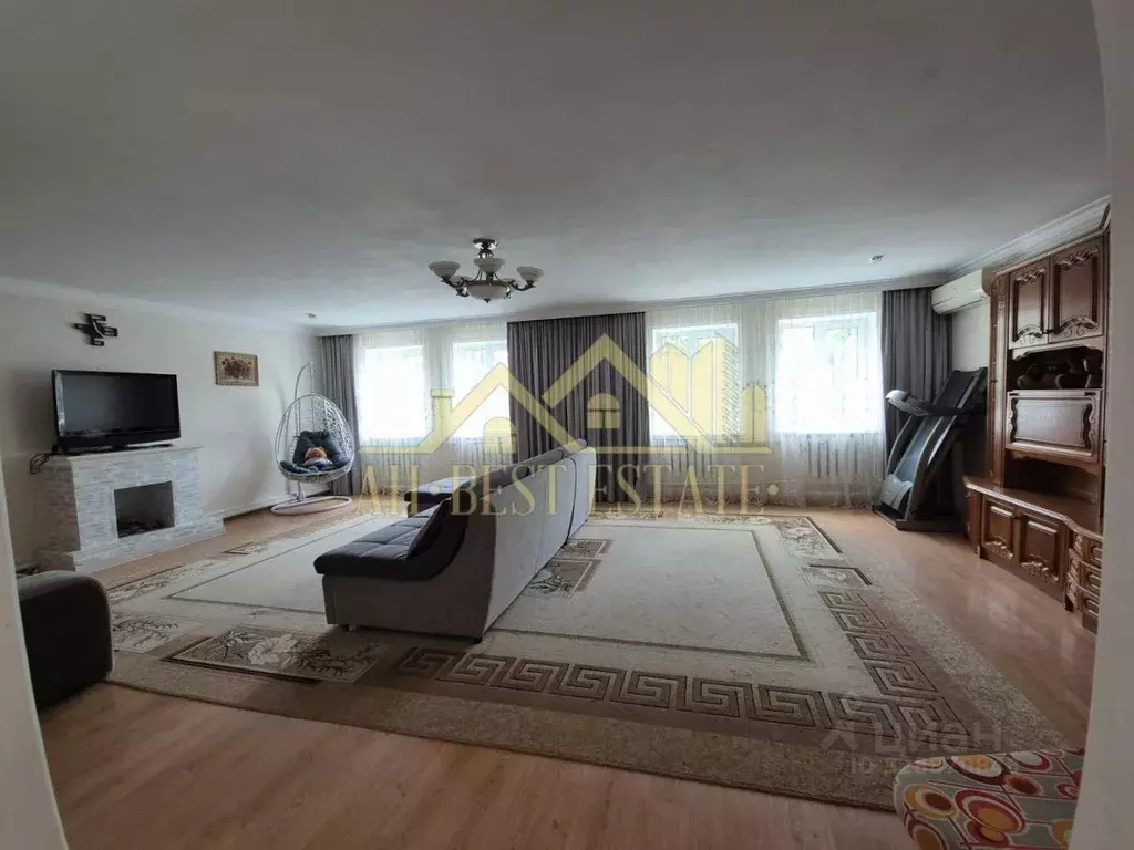 Дом в Северная Осетия, Беслан Правобережный район, ул. Чкалова (220 м) - Фото 1