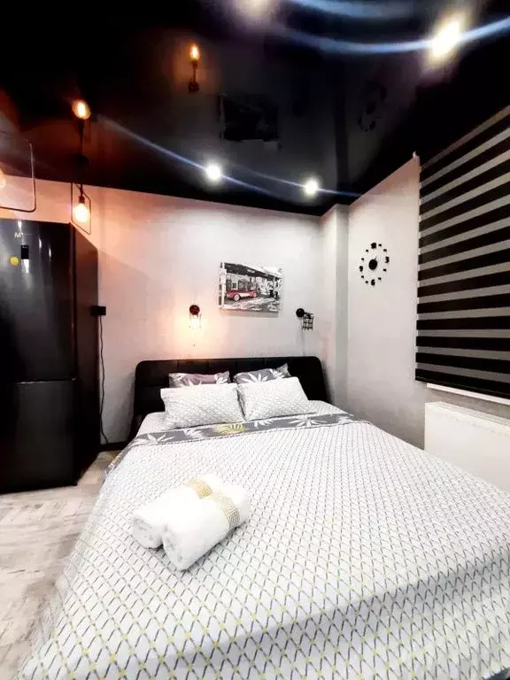 Студия Тюменская область, Тюмень ул. Федюнинского, 64к2 (28.0 м) - Фото 1