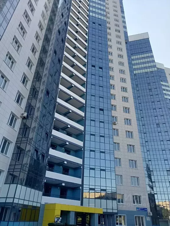 1-к кв. Татарстан, Набережные Челны ул. Шамиля Усманова, 18А (31.0 м) - Фото 0
