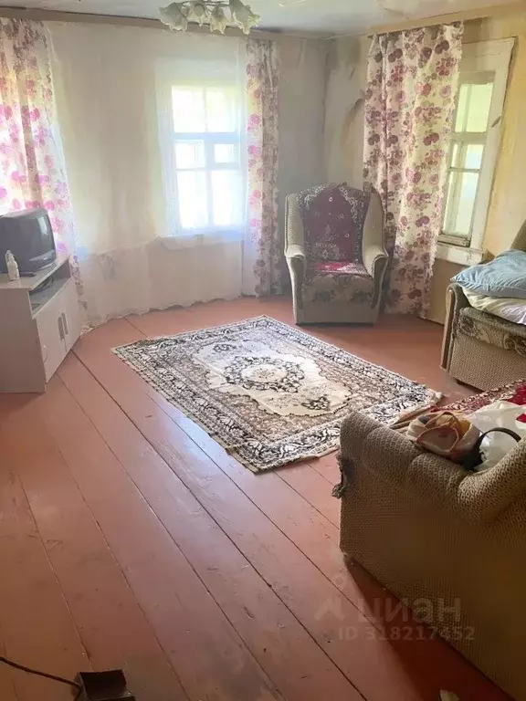 Дом в Новгородская область, Любытинское с/пос, с. Зарубино ул. ... - Фото 1