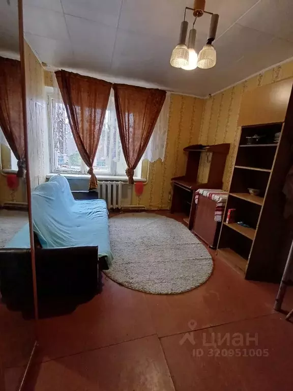 Комната Псковская область, Псков ул. Ижорского Батальона, 5 (17.1 м) - Фото 0