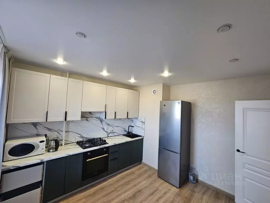 3-к кв. Псковская область, Псков ул. Крестки, 17 (71.3 м) - Фото 1