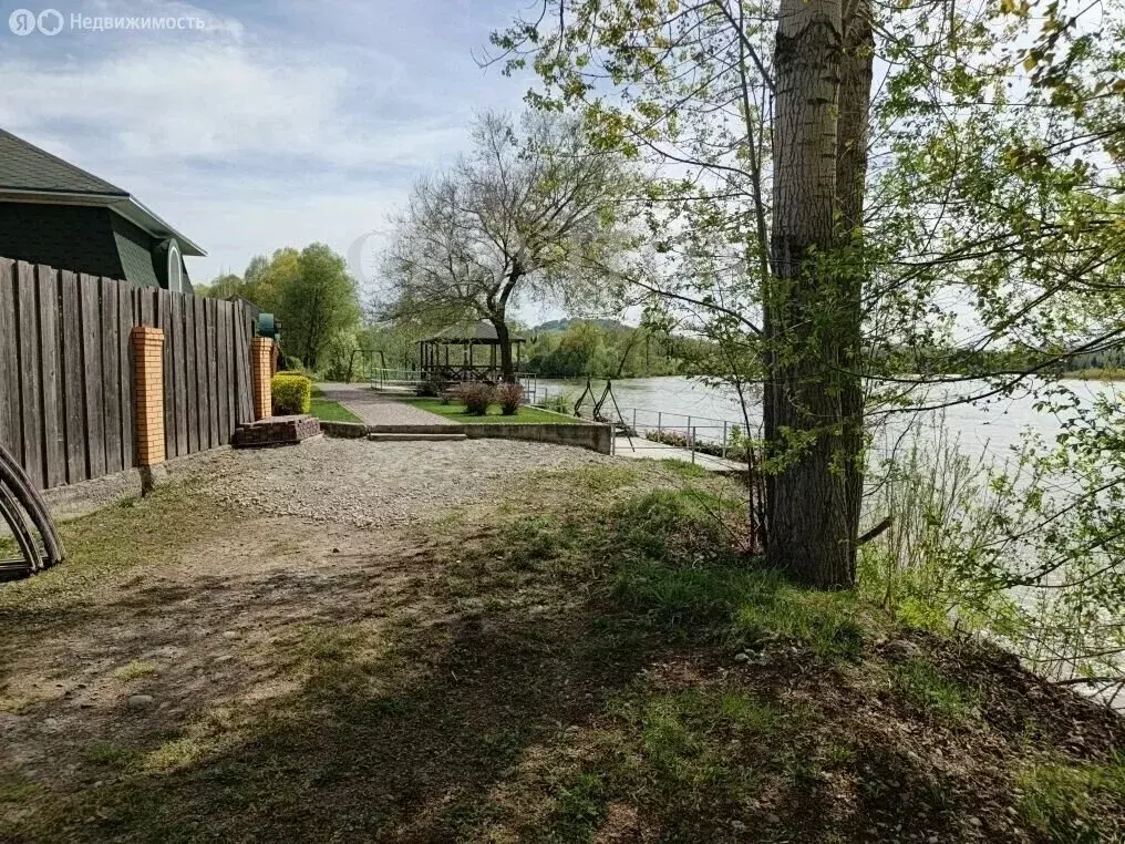 Дом в село Майма, улица Гидростроителей (180 м) - Фото 2