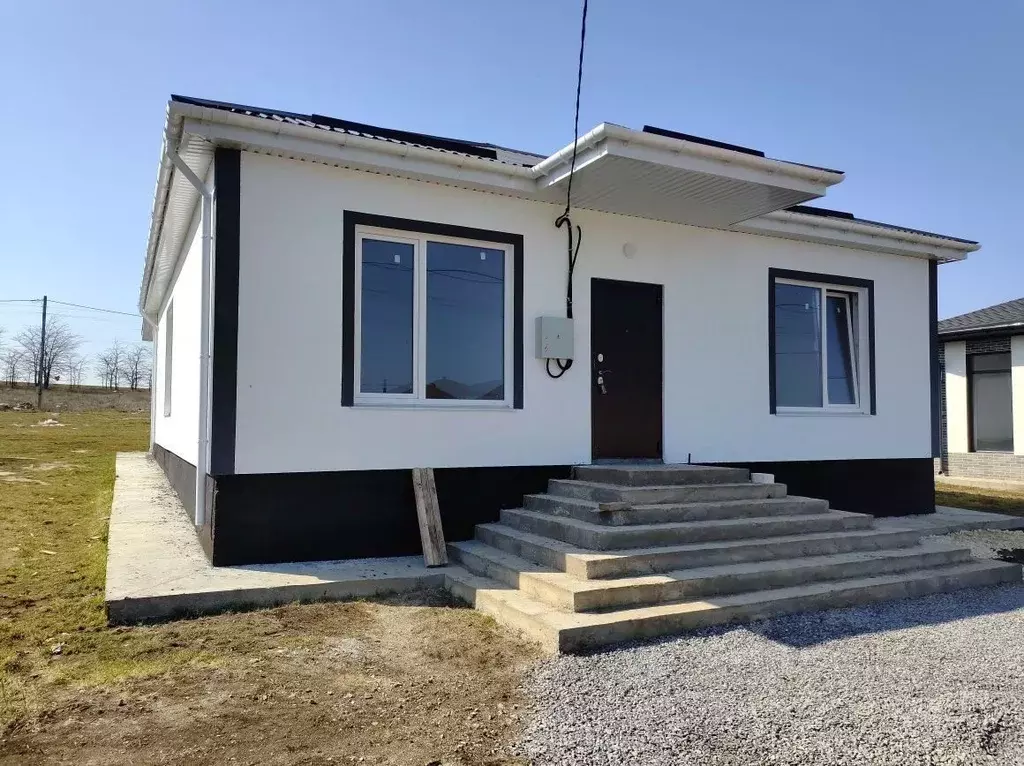 Дом в Крым, Симферопольский район, с. Мазанка ул. Школьная, 2 (80 м) - Фото 1