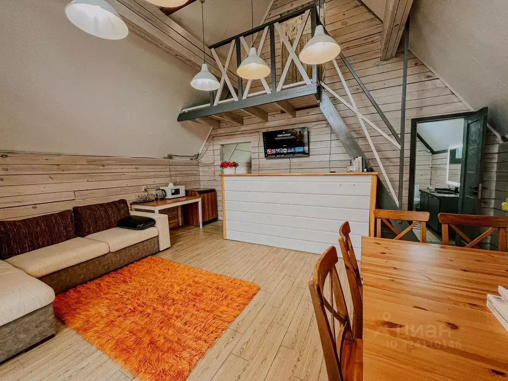 Дом в Свердловская область, Екатеринбург ул. Металлургов, 87А (60 м) - Фото 1