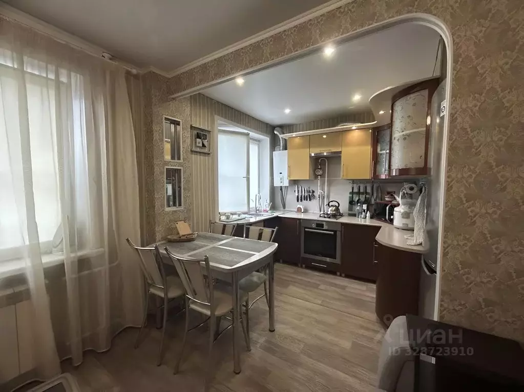 2-к кв. Самарская область, Тольятти ул. Строителей, 8 (41.8 м) - Фото 2