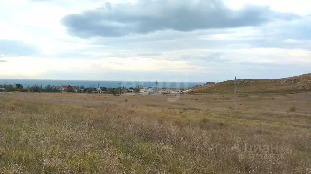 Участок в Крым, Ленинский район, Мысовское с/пос, с. Семеновка ул. ... - Фото 1