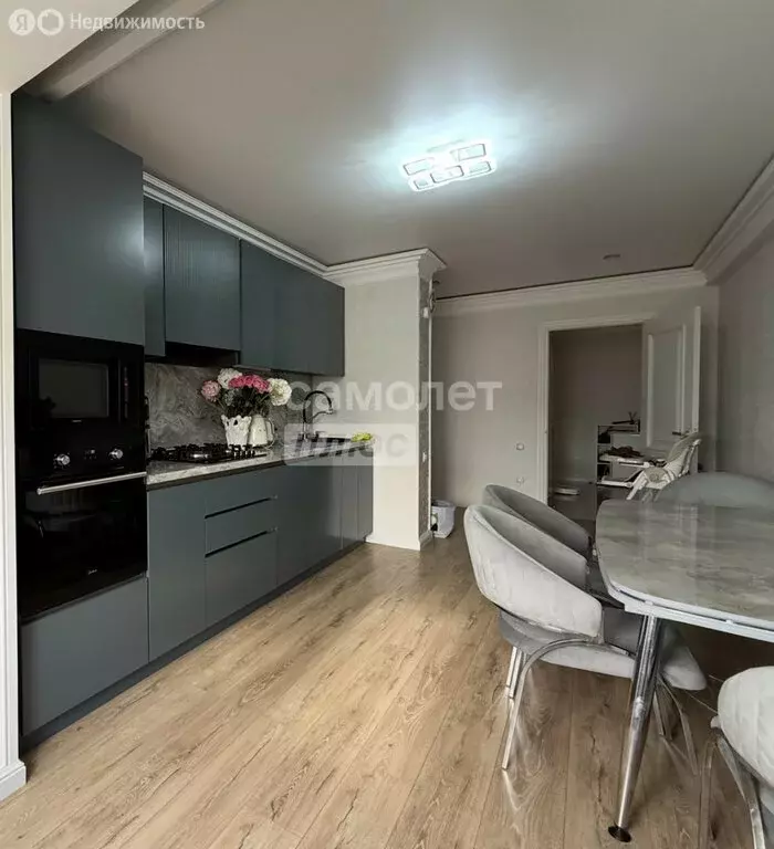 2-комнатная квартира: Каспийск, улица Камиля Гасанова, 8 (79.75 м) - Фото 2