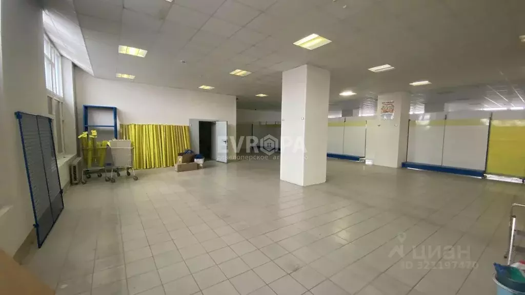 Торговая площадь в Ульяновская область, Ульяновск просп. Гая, 71 (100 ... - Фото 1