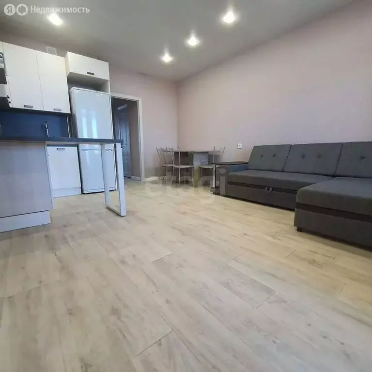 3-комнатная квартира: Воронеж, улица Лётчика Колесниченко, 65А (75.5 ... - Фото 1