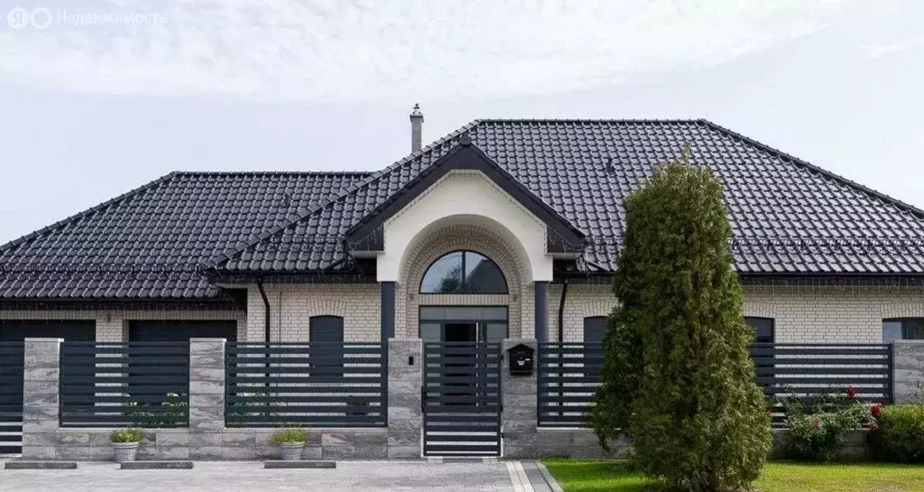 Дом в посёлок Прибрежное, Васильковая улица, 6 (265 м) - Фото 1