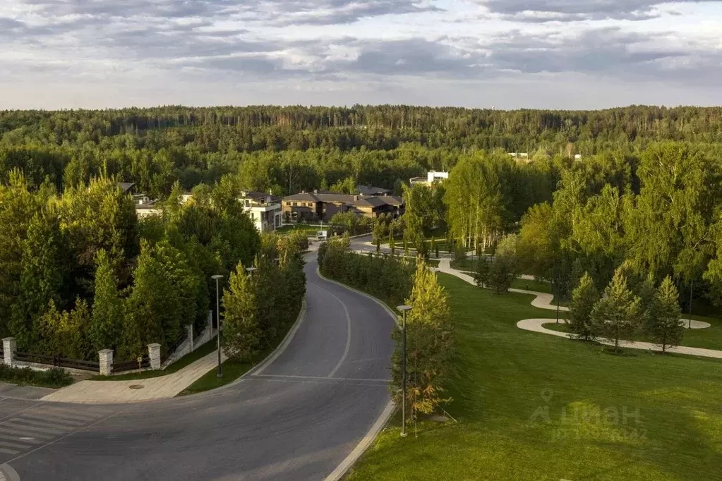 Участок в Московская область, Красногорск городской округ, д. ... - Фото 0