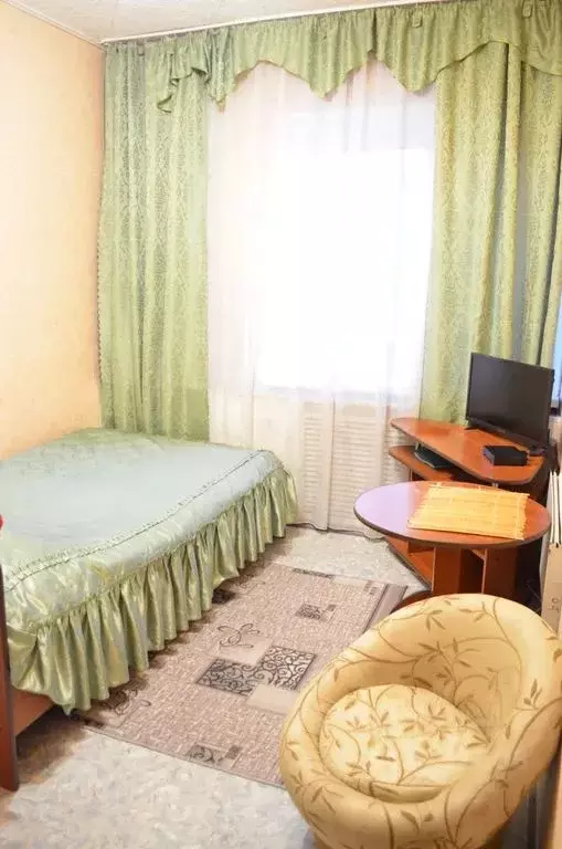 Комната Хакасия, Абаза ул. Гагарина, 5А - Фото 1