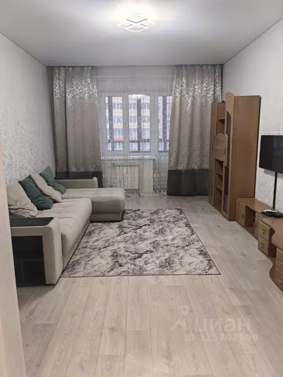 2-к кв. Хакасия, Абакан ул. Генерала Тихонова, 4 (70.0 м) - Фото 1