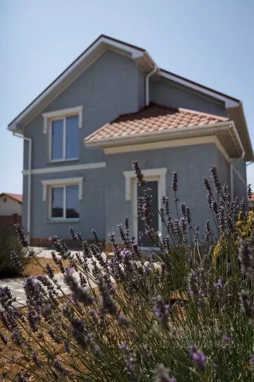 Дом в Крым, Евпатория городской округ, Заозерное пгт ул. Космическая, ... - Фото 1