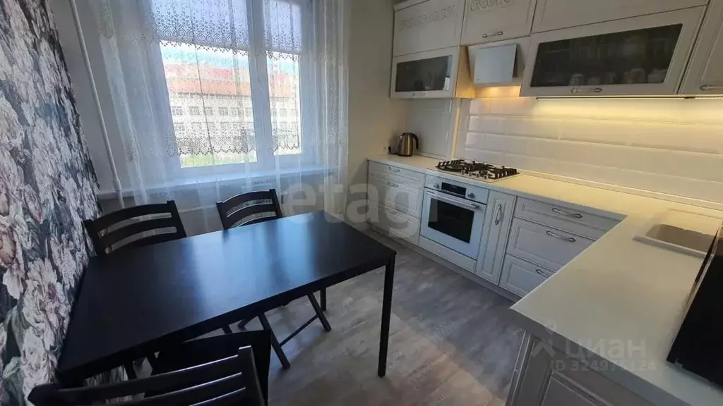 3-к кв. Ямало-Ненецкий АО, Новый Уренгой Советский мкр, 1/3 (66.7 м) - Фото 1