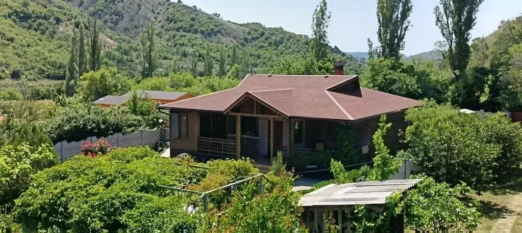 Дом в Крым, Судак муниципальный округ, с. Ворон ул. Солнечная (96 м) - Фото 1