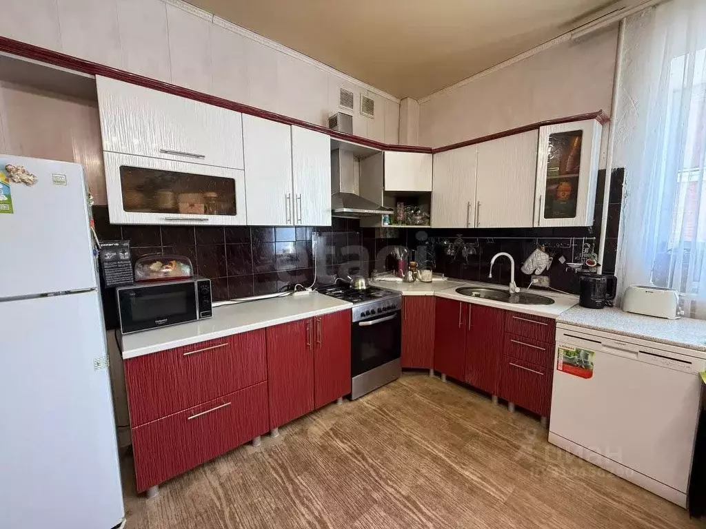 Дом в Оренбургская область, Оренбург ул. 55-я Линия, 15А (463 м) - Фото 1