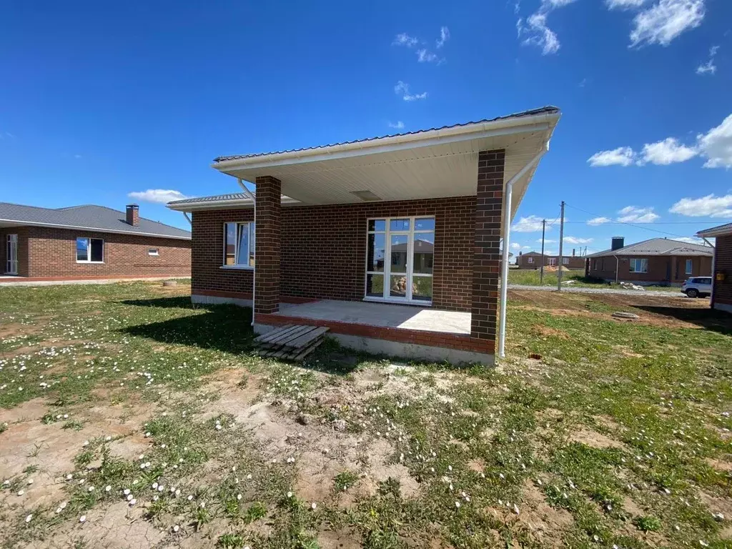 Дом в Татарстан, Лаишевский район, Кирбинское с/пос, д. Травкино ул. ... - Фото 1