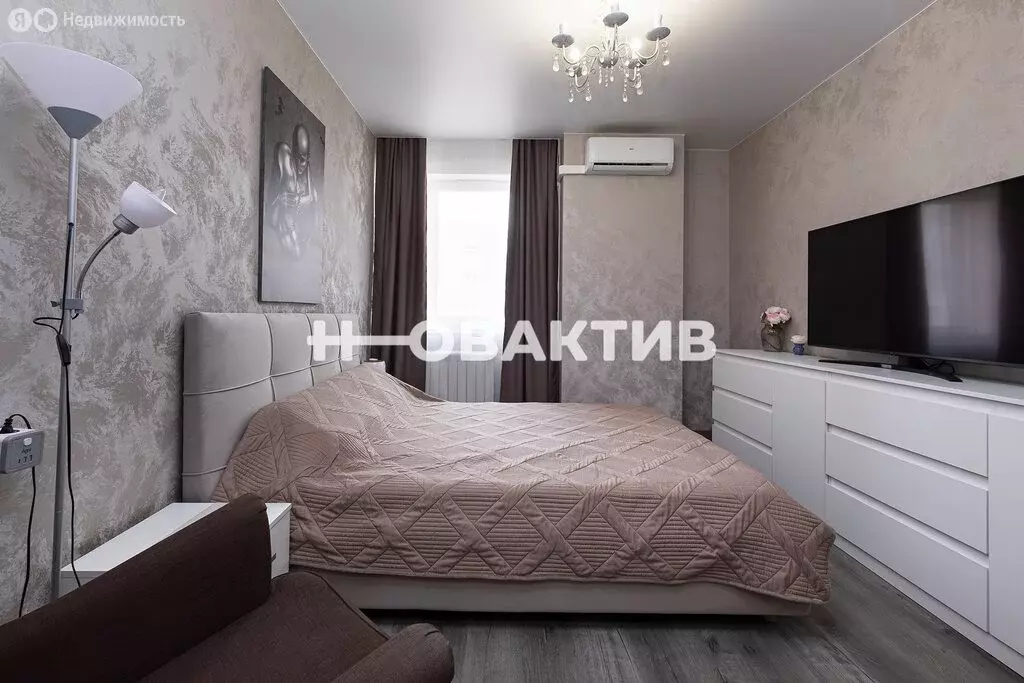 3-комнатная квартира: Новосибирск, улица Дмитрия Шамшурина, 1 (74 м) - Фото 1