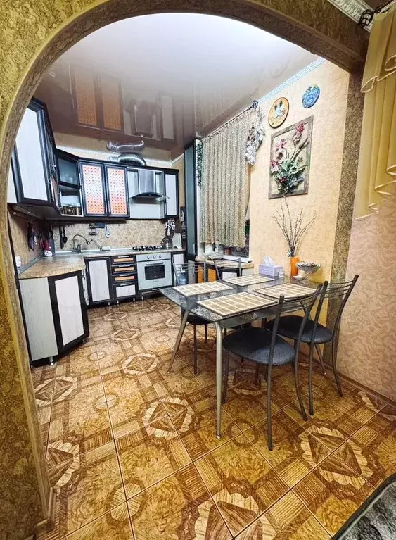 2-к. квартира, 65 м, 1/10 эт. - Фото 0