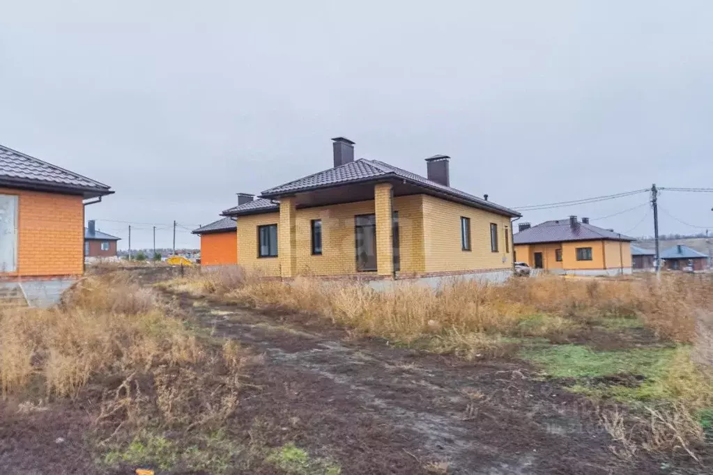 Дом в Саратовская область, д. Долгий Буерак ул. Элистинская, 26 (106 ... - Фото 0