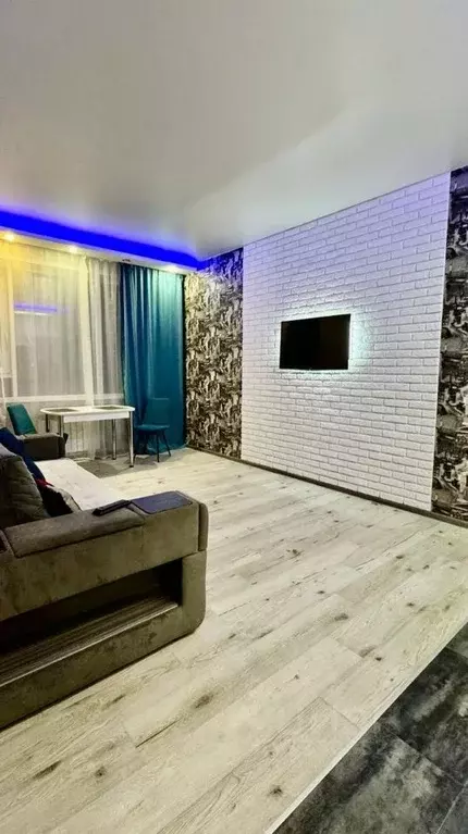 2-к кв. Саратовская область, Саратов Славянская пл., 2 (44.9 м) - Фото 1