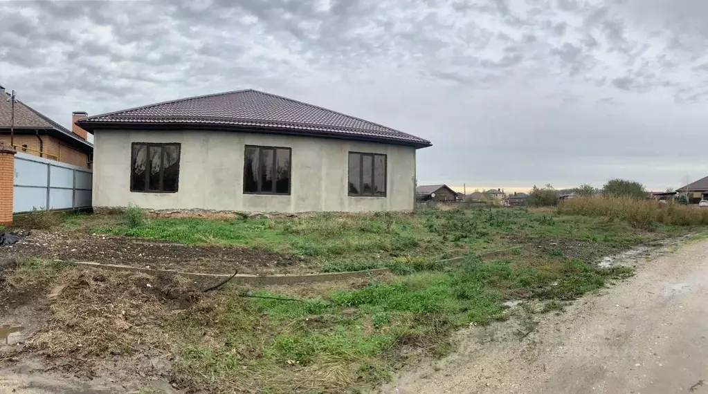 Дом в Краснодарский край, Кореновск ул. Екатерининская (330 м) - Фото 1