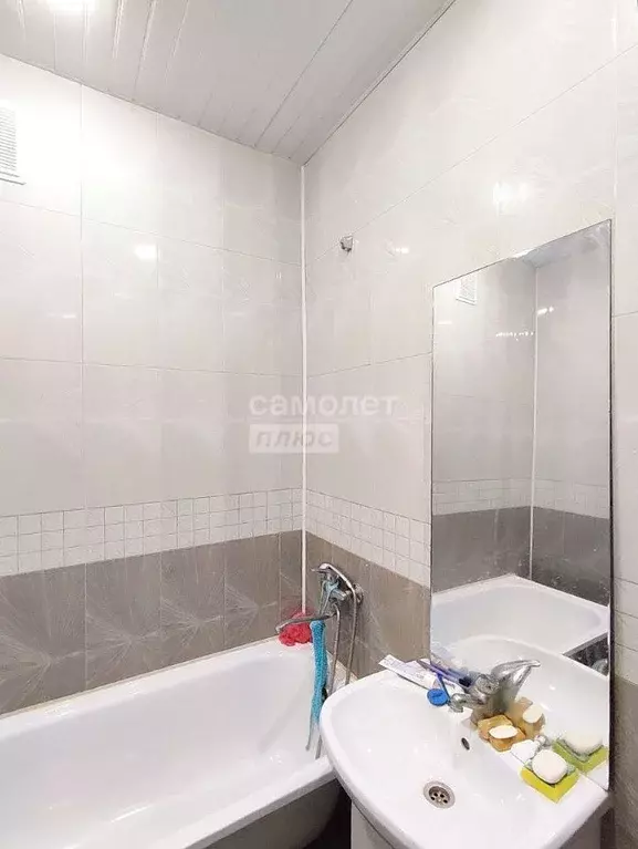 2-к кв. Архангельская область, Коряжма Театральная ул., 8 (56.3 м) - Фото 1