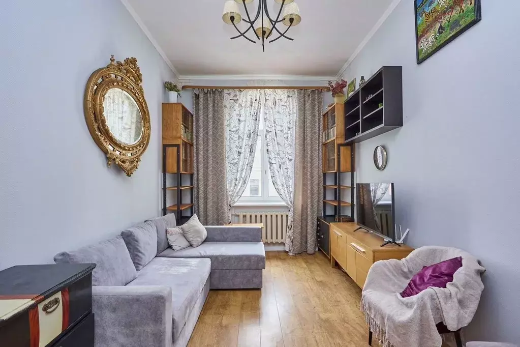 3-к кв. Санкт-Петербург 9-я Васильевского острова линия, 42 (73.0 м) - Фото 0
