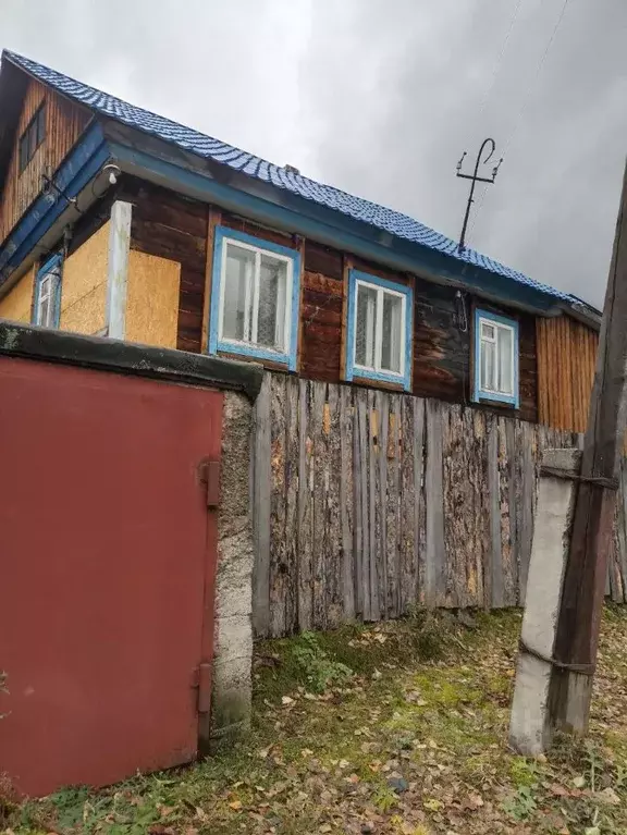 Дом в Кемеровская область, Междуреченск ул. Островского (50 м) - Фото 0