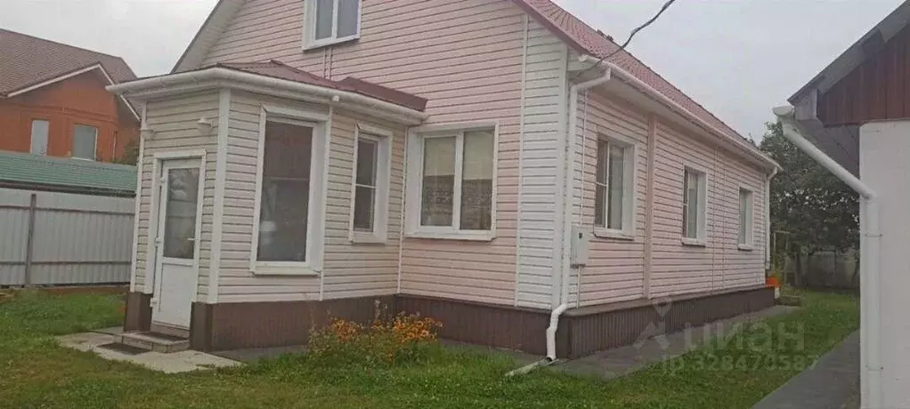 Дом в Белгородская область, Старооскольский городской округ, с. ... - Фото 1