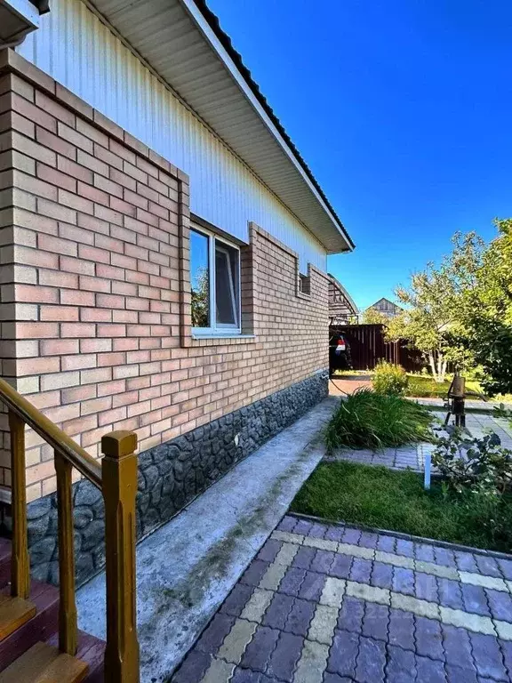 Дом в Оренбургская область, Оренбургский район, Нежинский сельсовет, ... - Фото 1