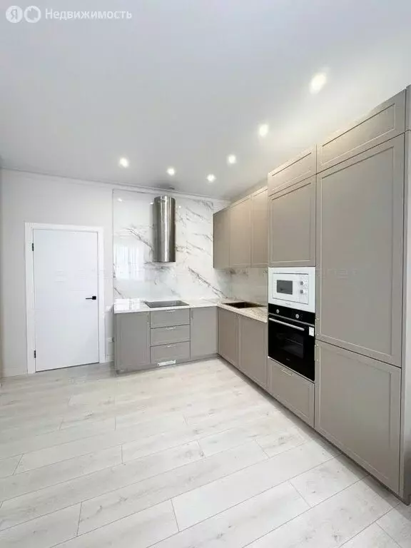 3-комнатная квартира: Казань, Чистопольская улица, 71А (98 м) - Фото 1