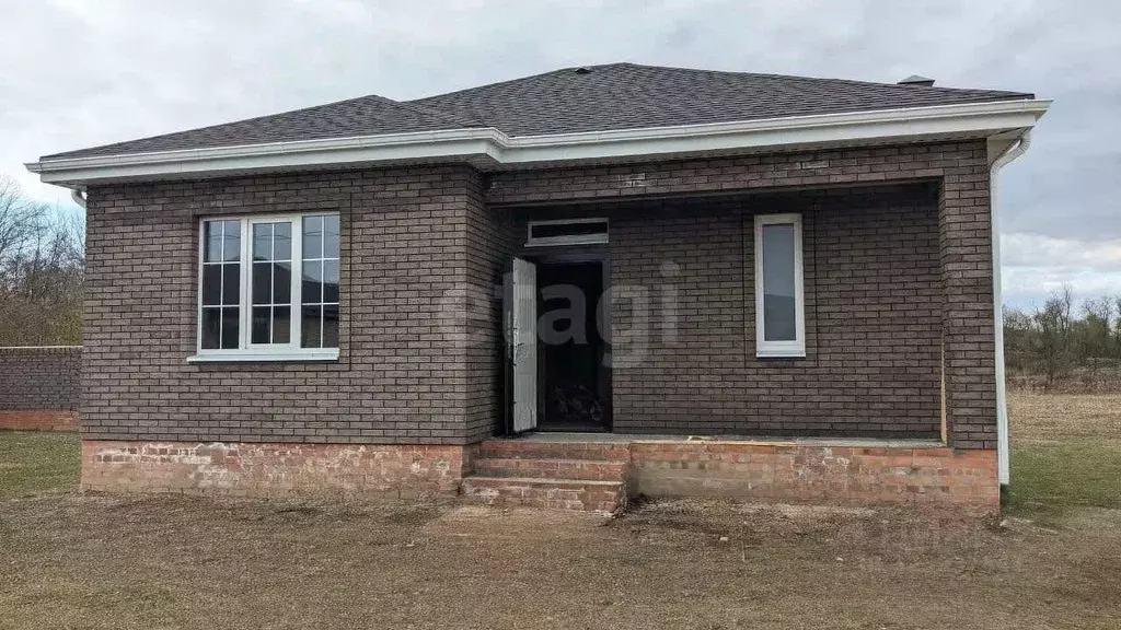 Дом в Ростовская область, Неклиновский район, с. Новобессергеневка ул. ... - Фото 1